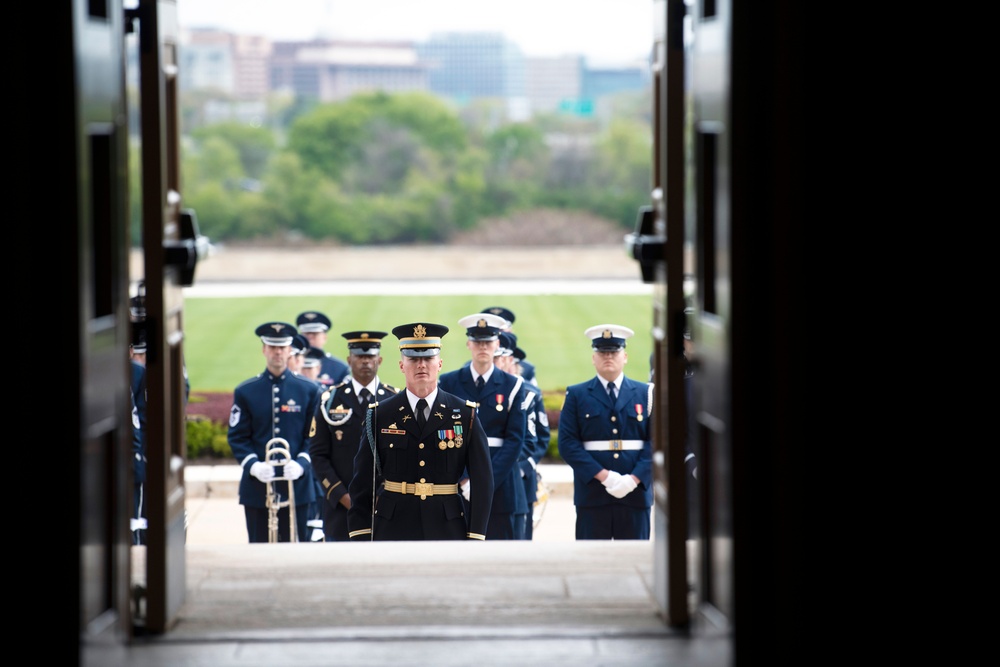 Secretary of Defense Hosts Czech Counterpart for Talks at Pentagon