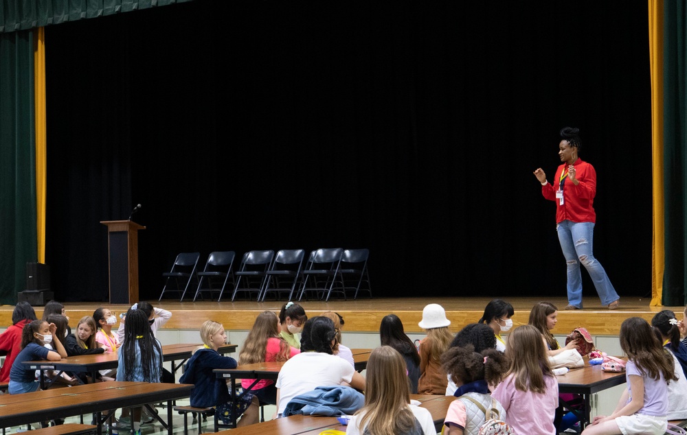 Yokosuka Middle School hosts girl's wellness seminar