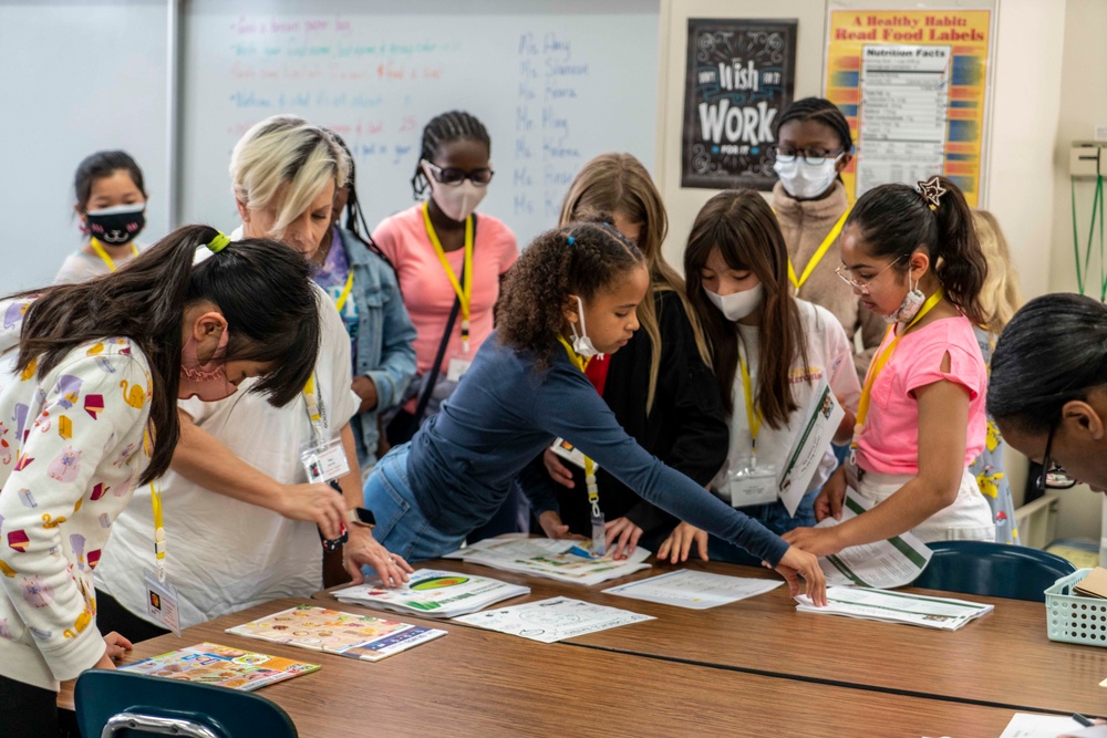 Yokosuka Middle School hosts girl's wellness seminar