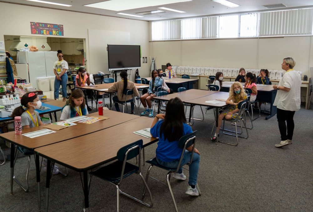 Yokosuka Middle School hosts girl's wellness seminar