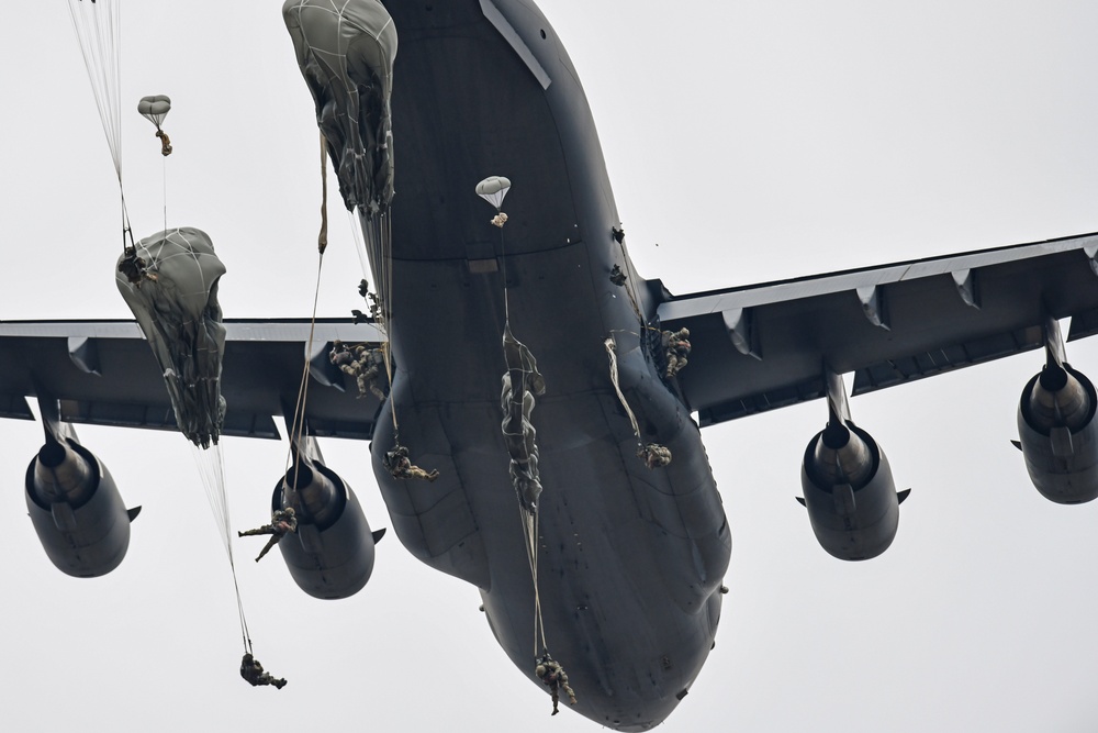 Multinational airborne operation at Grafenwoehr