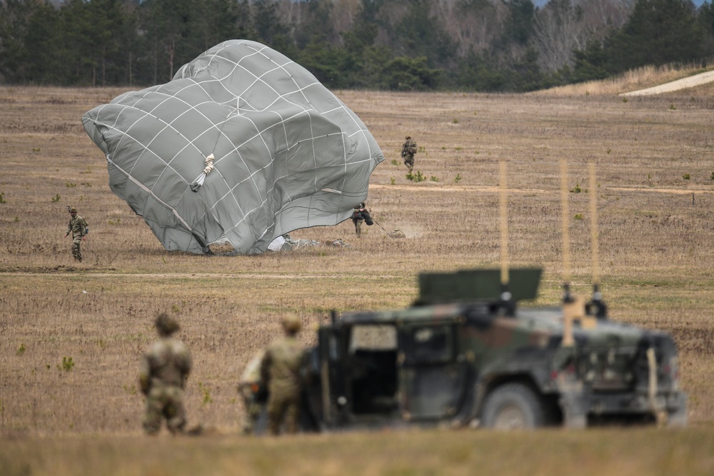 Multinational airborne operation at Grafenwoehr