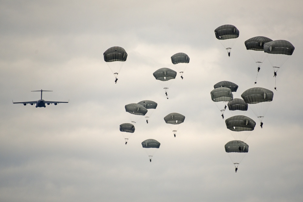 Multinational airborne operation at Grafenwoehr