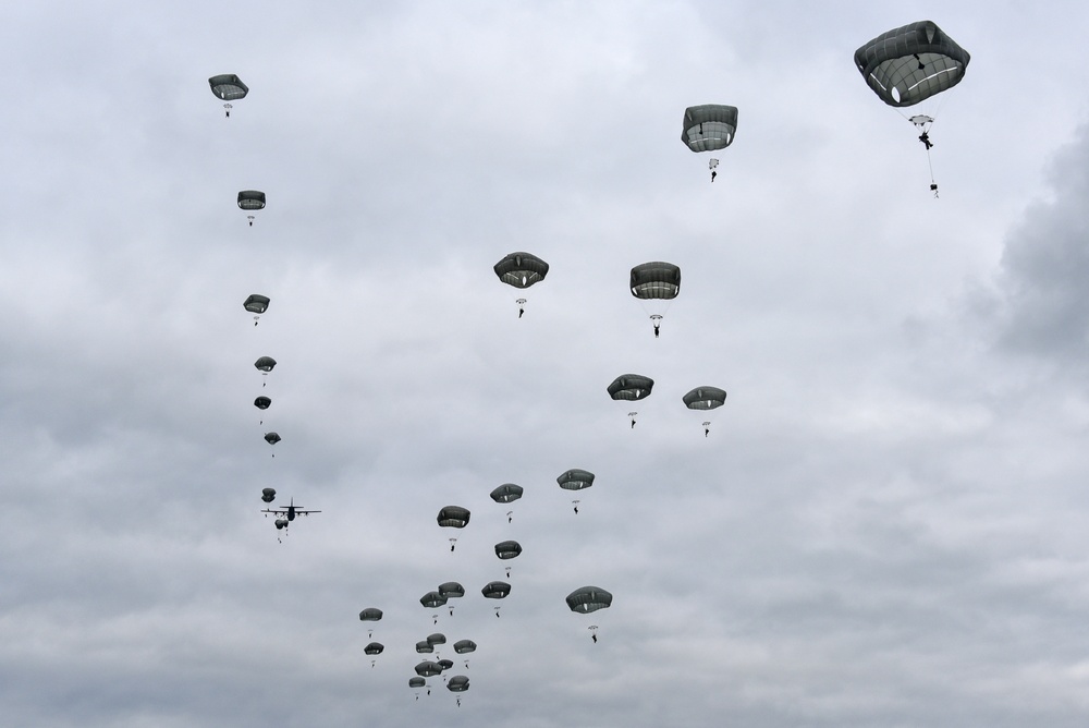 Multinational airborne operation at Grafenwoehr