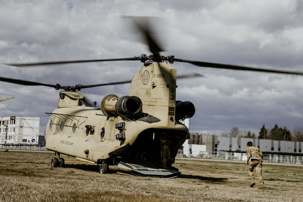 12 CAB brings Blackhawks and Chinooks to joint exercise