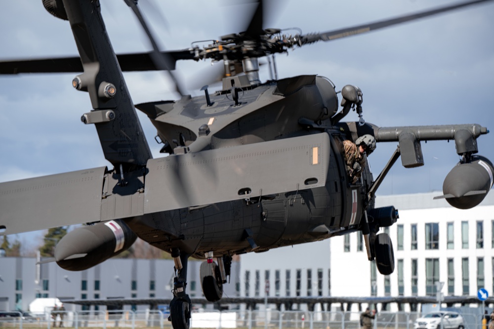 12 CAB brings Blackhawks and Chinooks to joint exercise