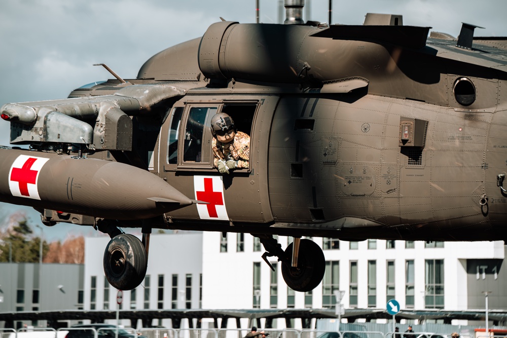 12 CAB brings Blackhawks and Chinooks to joint exercise