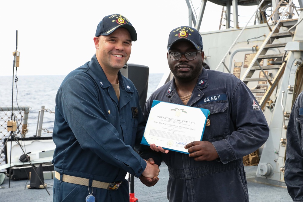 USS Ross Sailors receive awards