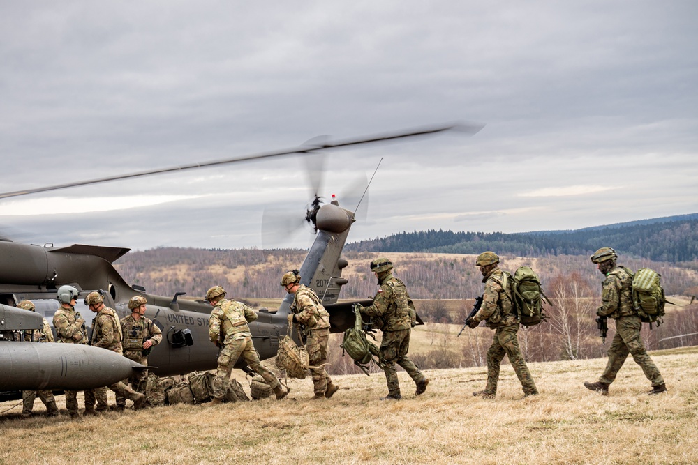 12 CAB brings muscle to joint air assault training