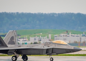 Aircraft arrive at Kentucky Air Guard Base for Thunder air show