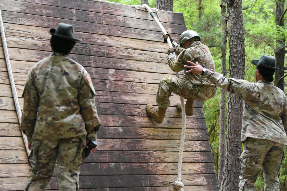 Trainee tackles confidence course