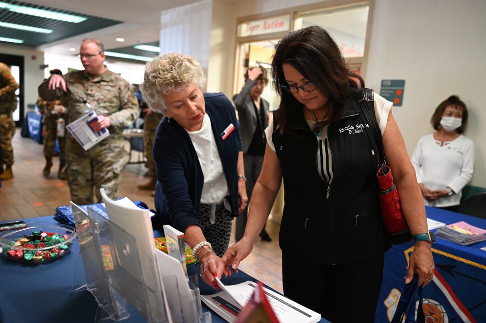 KAFB Hosts Base Helping Agencies Open House