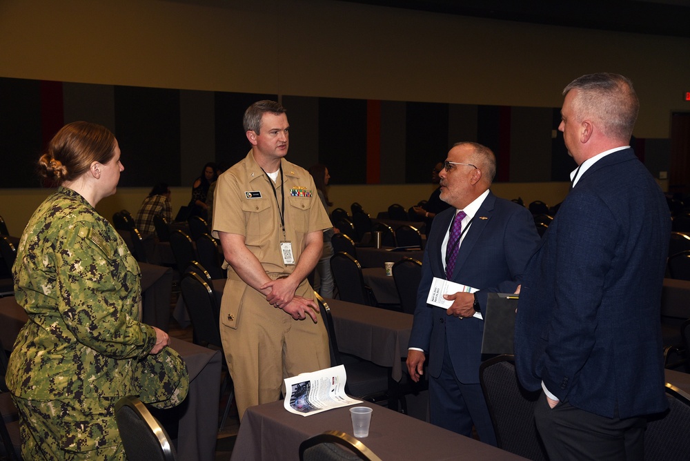 NAMRU San Antonio, 59th MDW, USAISR participate in Military Medical Industry Day