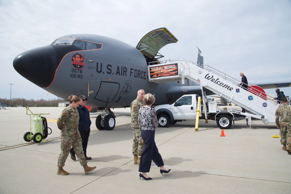 Honorary commanders tour KC-135R