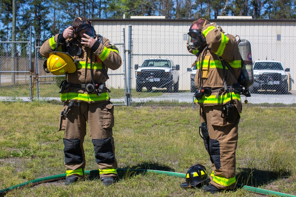 Camp Lejeune Fire and Emergency Services Conduct an Airport Firefighter Practical