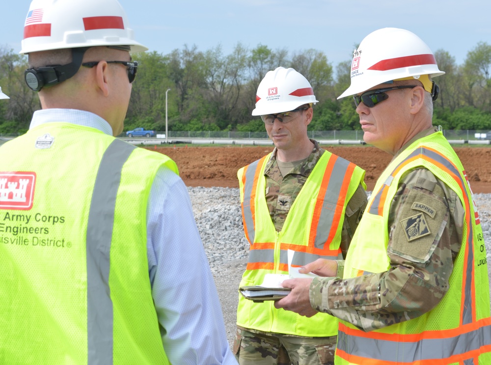 USACE DCG visits LOUVAMC site