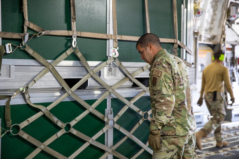 156 CRG and 172 ALW Conduct Load Operations 156 CRG and 172 ALW Conduct Load Operations