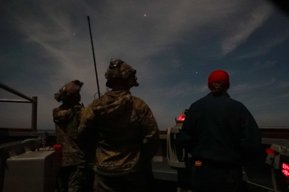 USS Ross operates with U.S. Marines in Mediterranean Sea