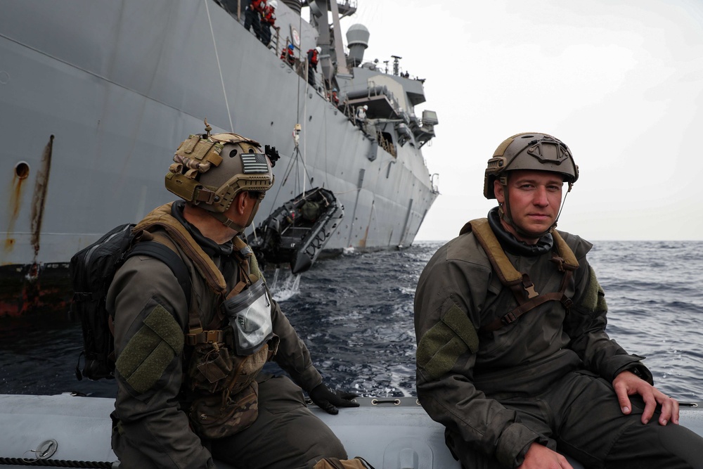 DVIDS - Images - U.S. Marines conduct small boat operations with USS ...