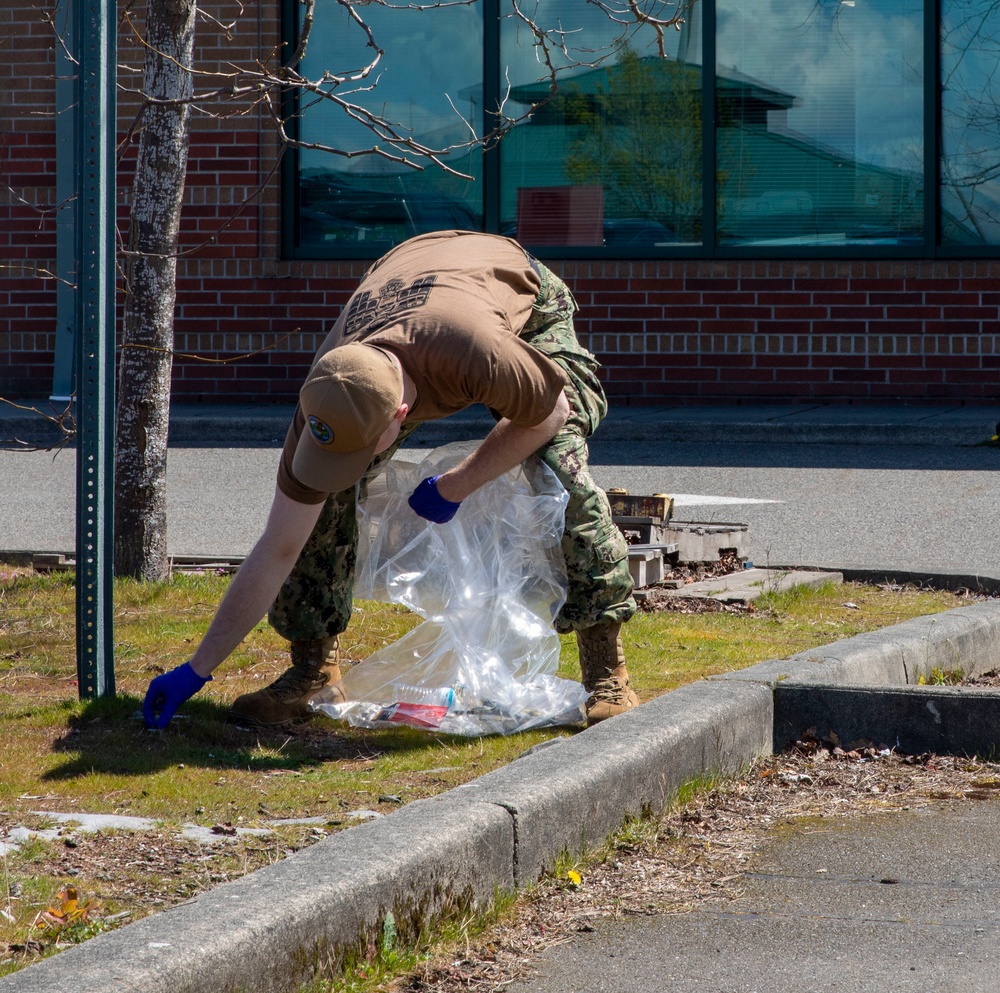 Naval Station Everett Sailors Remove Trash for Earth Day