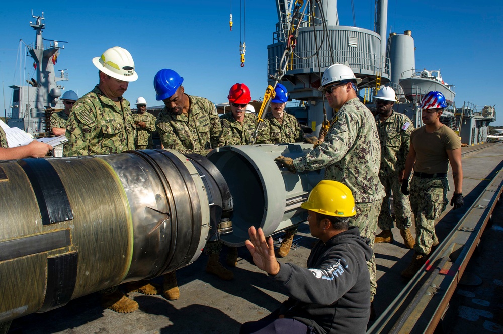 Frank Cable Conducts Weapons Handling Training Exercise