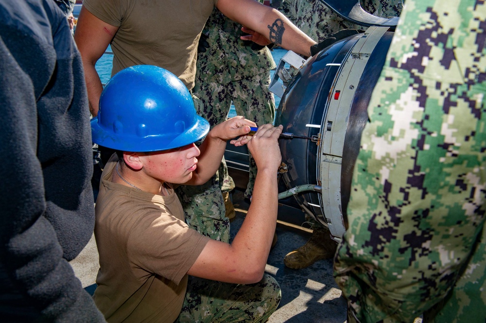 Frank Cable Conducts Weapons Handling Training Exercise