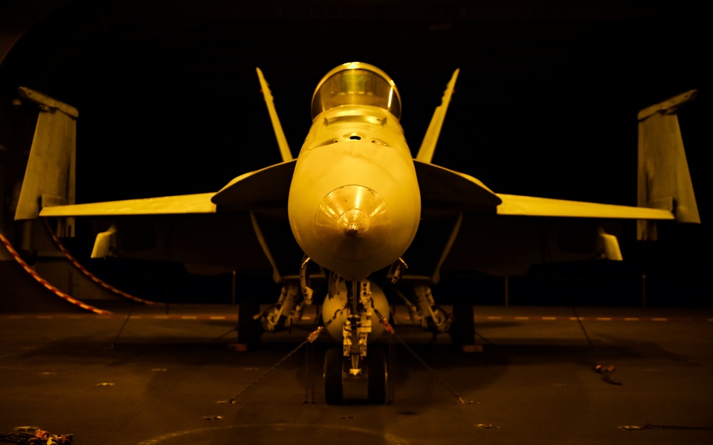 USS Carl Vinson (CVN 70) Sailors Perform Aircraft Maintenance in Pacific Ocean