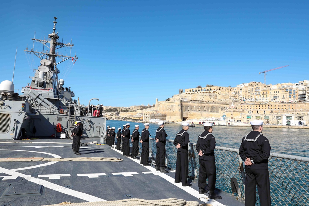 USS Ross enters port in Valletta, Malta