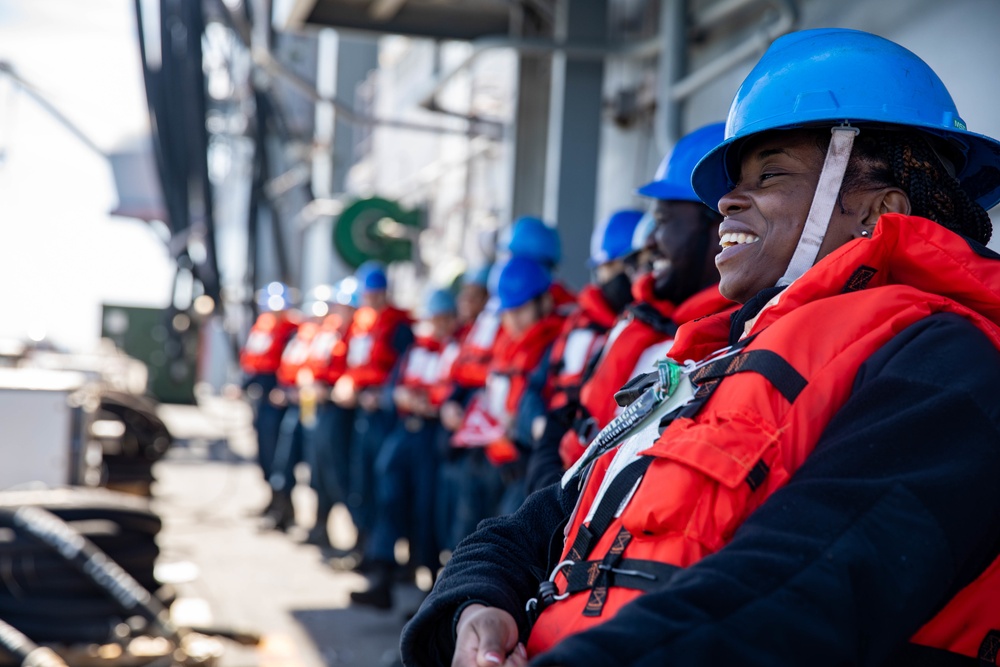 USS Bataan (LHD 5) RAS