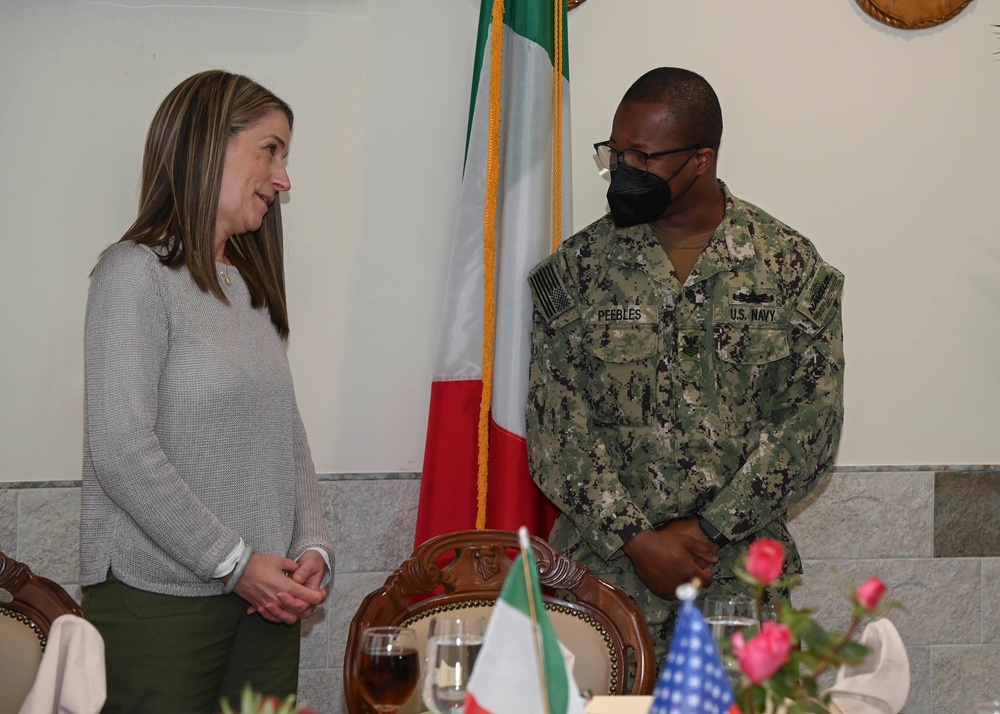 Representatives from U.S. Congress Visit