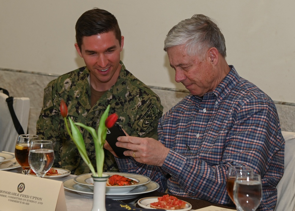 Representatives from U.S. Congress Visit