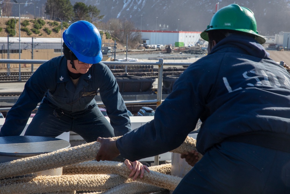 Gunston Hall visits Narvik, Norway