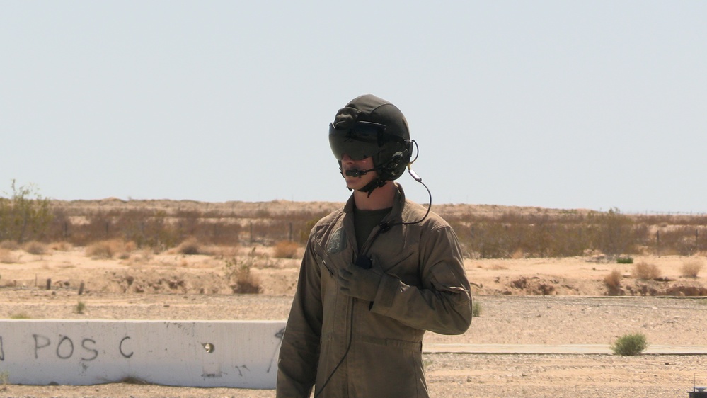 Marines with HMH-464 conduct ADGR during SLTE 3-22