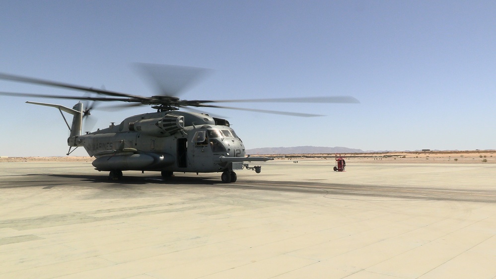Marines with HMH-464 conduct ADGR during SLTE 3-22