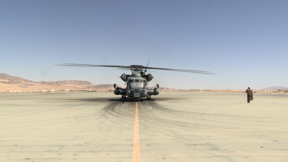 Marines with HMH-464 conduct ADGR during SLTE 3-22