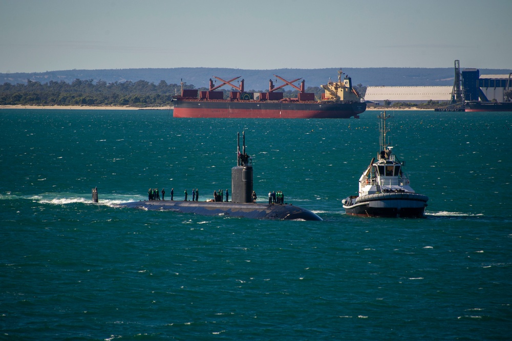 USS Springfield Moors Alongside Frank Cable in Australia