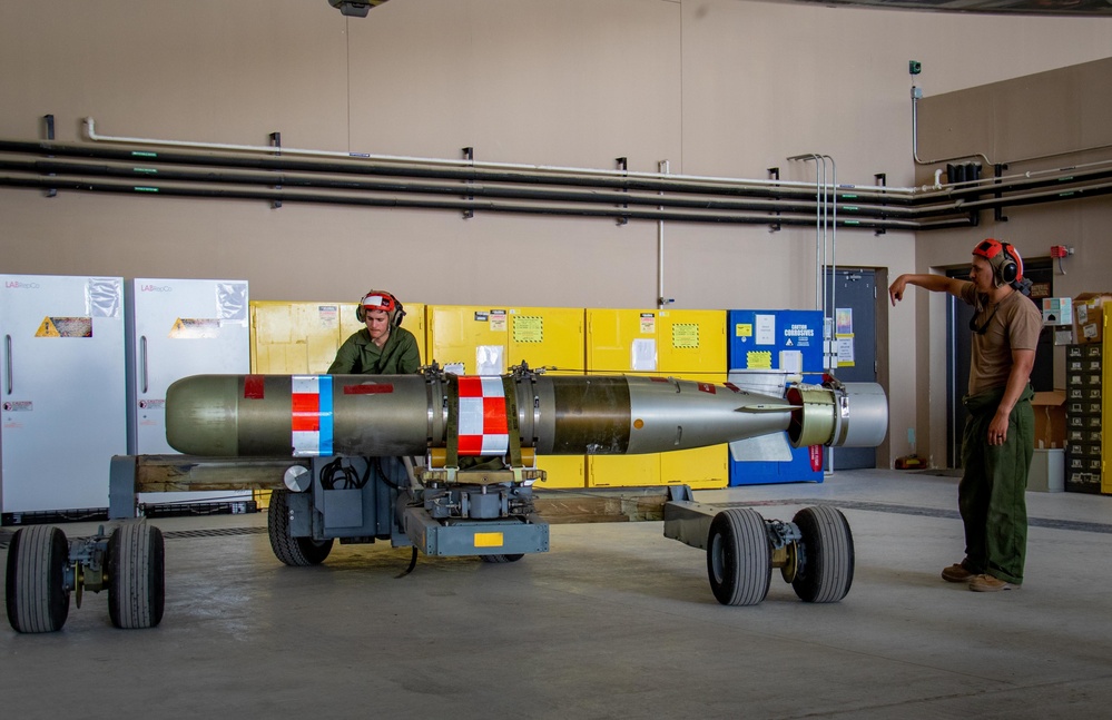 DVIDS - Images - Torpedo Loading Training [Image 3 of 6]