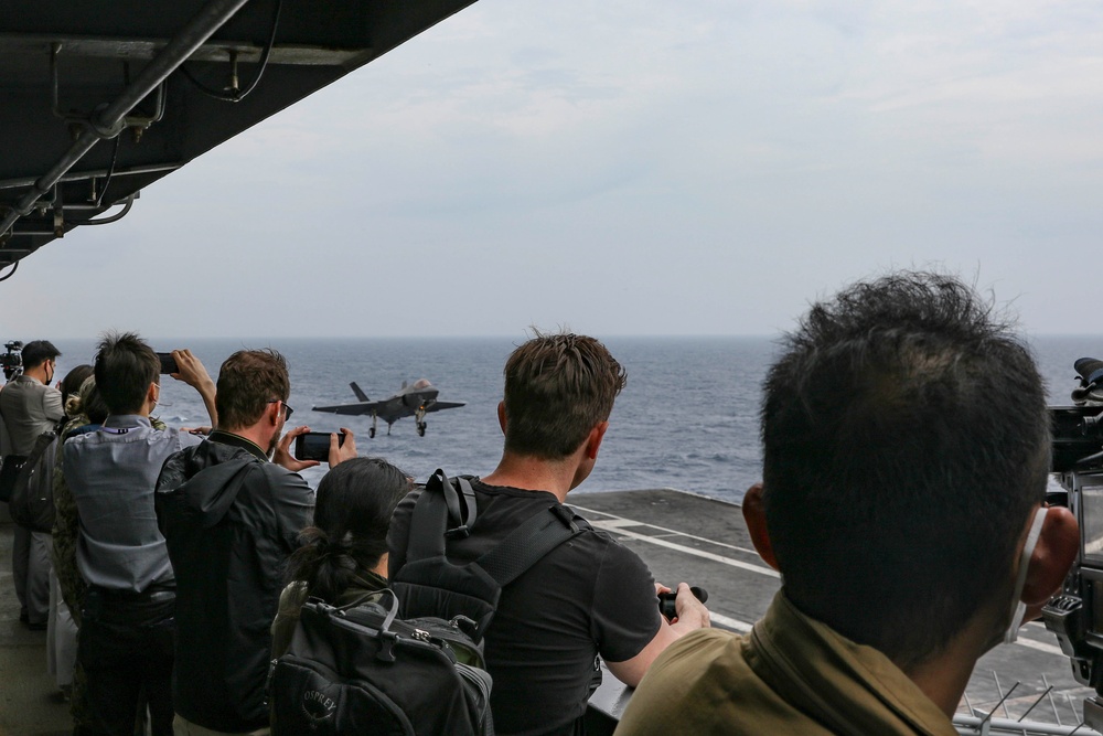 Ambassador Rahm Emanuel, Japan Foreign Minister Yoshimasa Hayashi, DVs and Media visit CVN 72