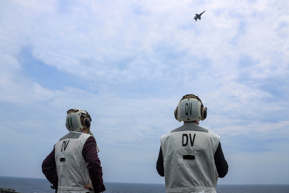 Ambassador Rahm Emanuel, Japan Foreign Minister Yoshimasa Hayashi, DVs and Media visit CVN 72