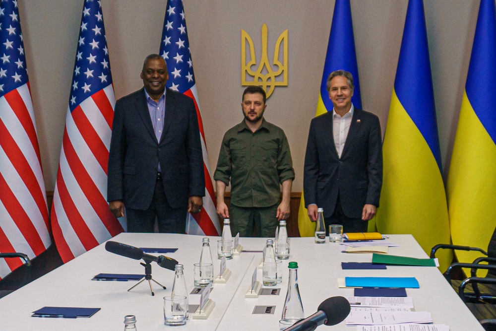 Secretary of Defense and Secretary of State visit Ukrainian President