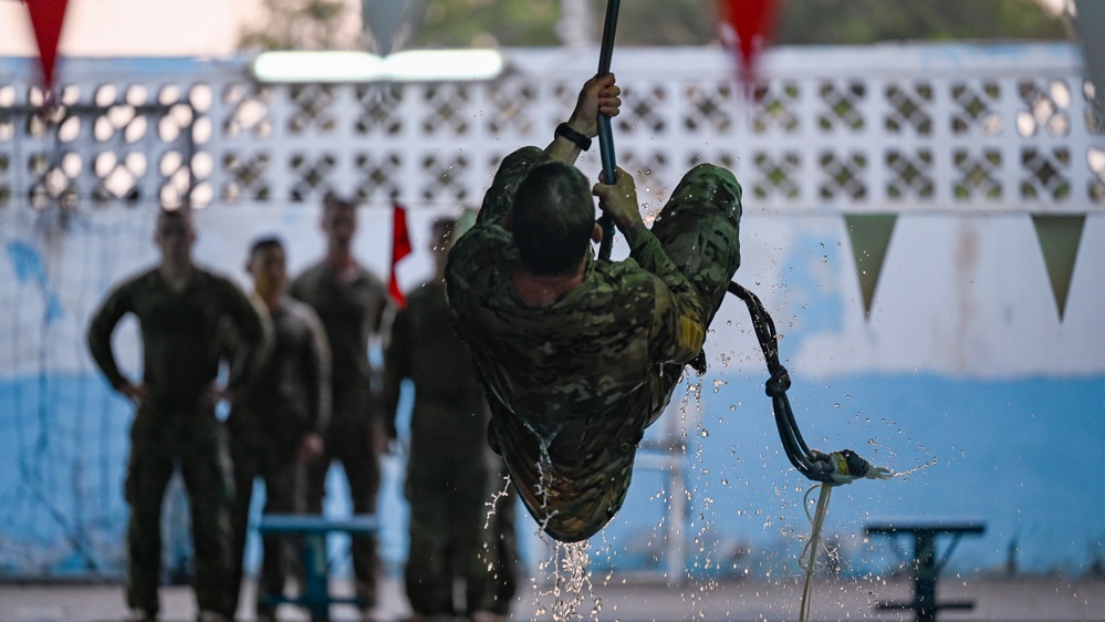 CJTF-HOA dives into French Desert Commando Course pre-assessment