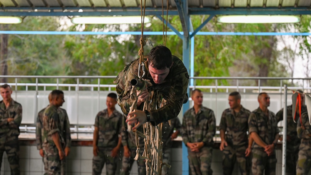 CJTF-HOA dives into French Desert Commando Course pre-assessment