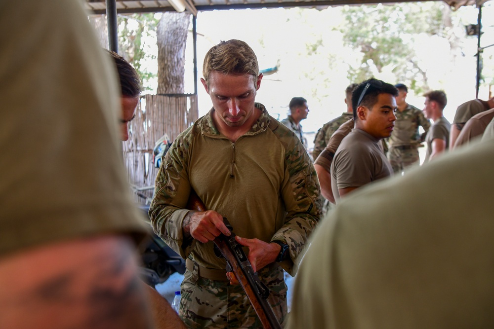 CJTF-HOA dives into French Desert Commando Course pre-assessment