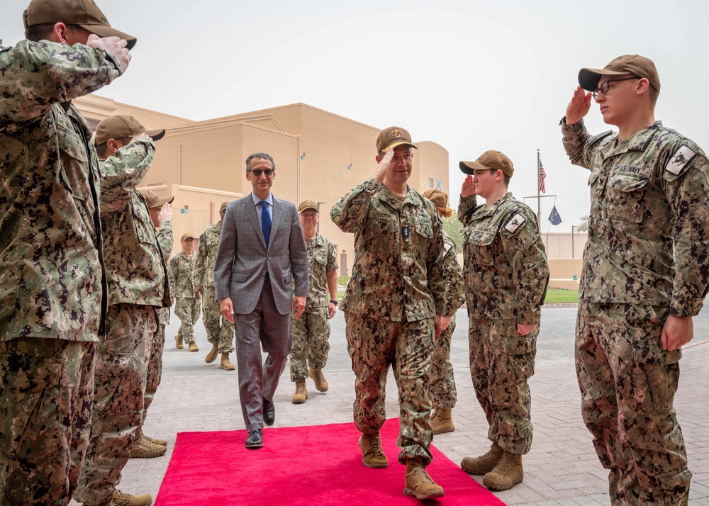 U.S. Ambassador to Bahrain visits NAVCENT