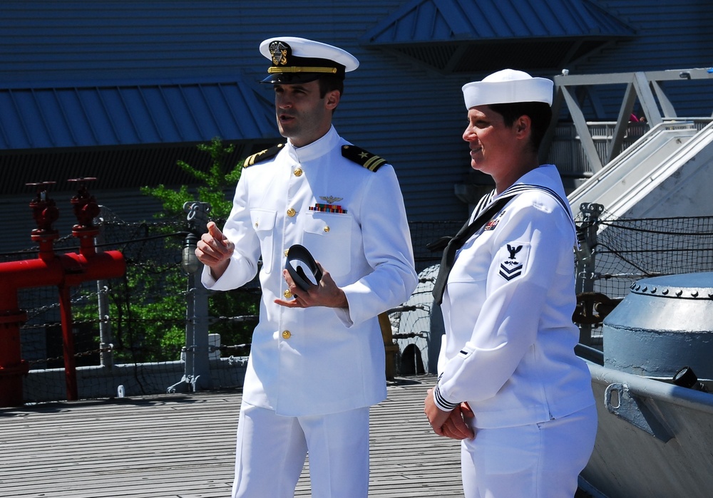 Naval Museum hosts a reenlistment ceremony