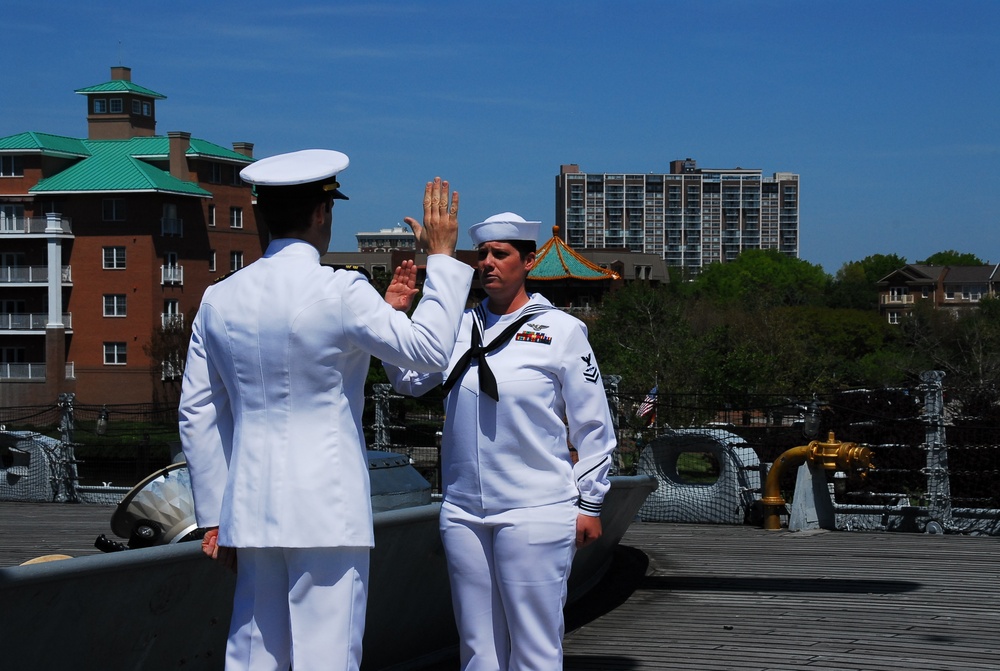 Naval Museum hosts a reenlistment ceremony