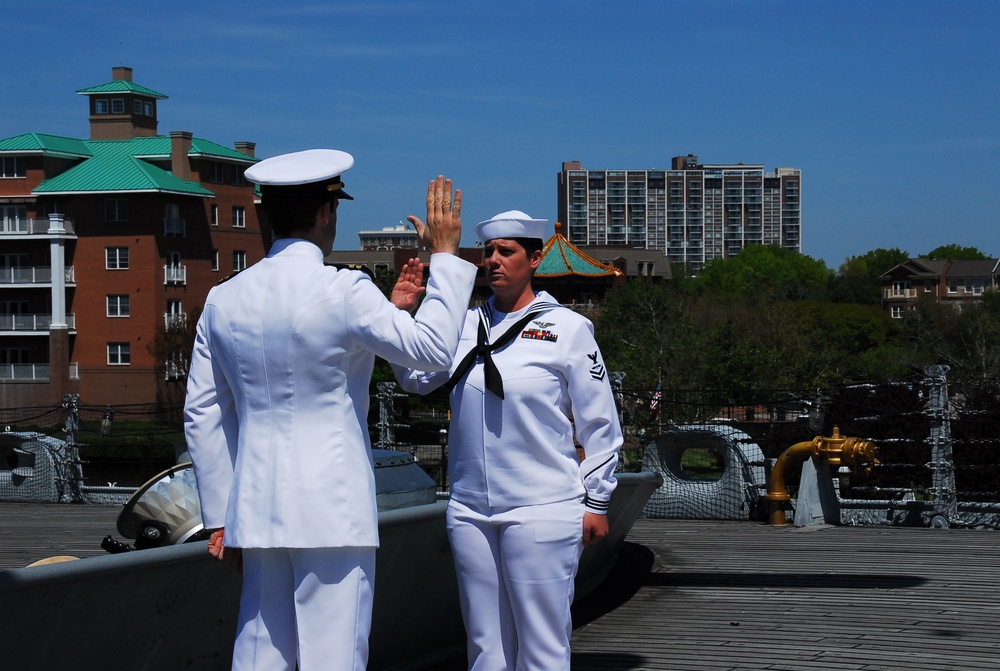 Naval Museum hosts a reenlistment ceremony