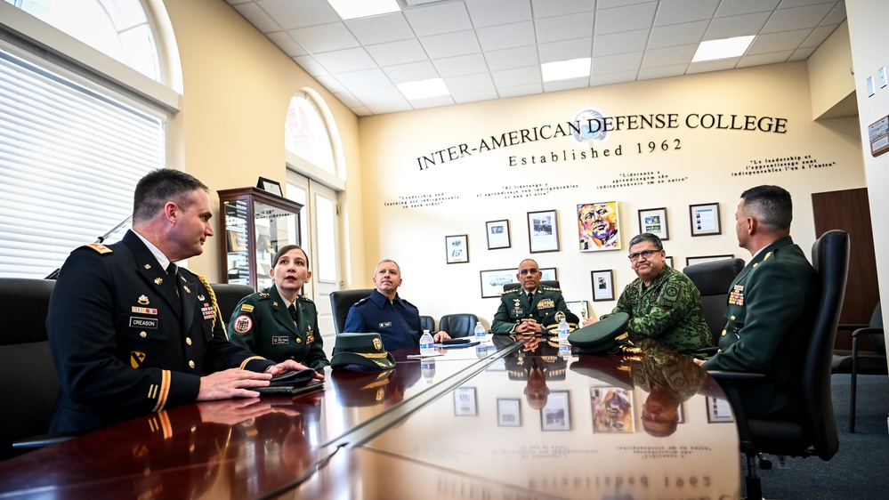 General Eduardo Enrique Zapateiro Altamiranda visits the IADC, Speaks to Students