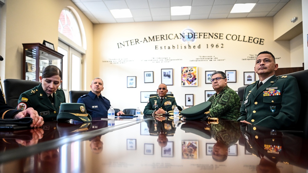 General Eduardo Enrique Zapateiro Altamiranda visits the IADC, Speaks to Students