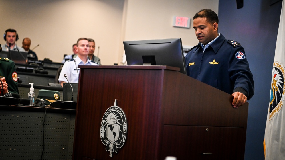General Eduardo Enrique Zapateiro Altamiranda visits the IADC, Speaks to Students